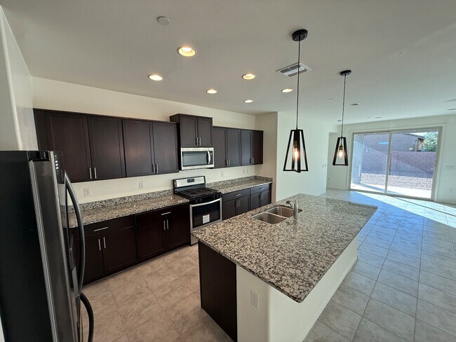 Building Photo - 7295 S Via Tierra Mesa