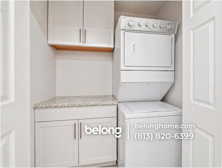 Building Photo - 731 W Elkcam Cir