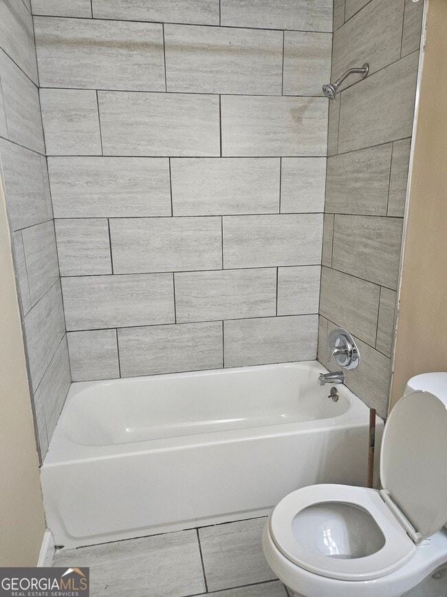 Building Photo - 3195 Highpoint Ct