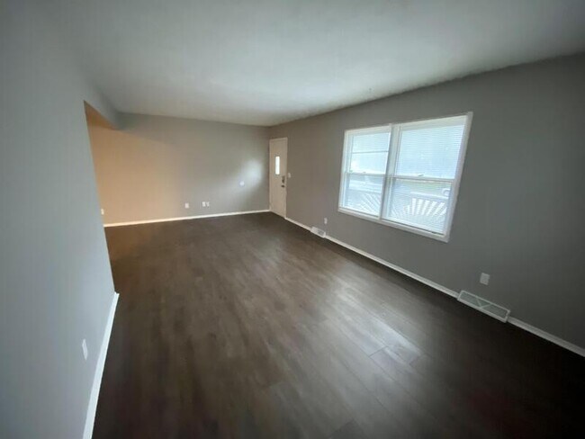 Building Photo - 2013 S 5th St