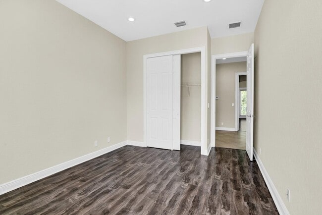 Building Photo - 3432 NE 15th Ave