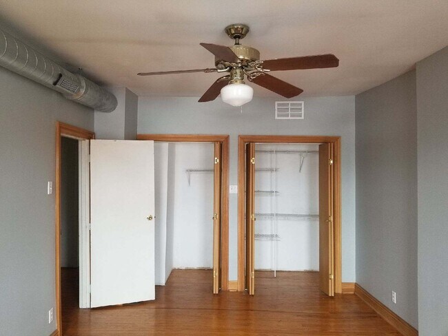 Building Photo - 421 E Carson St