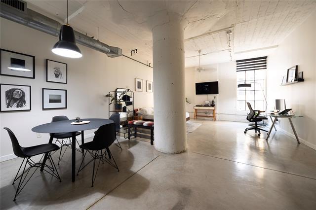 Building Photo - 1122 Jackson St