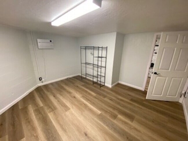 Building Photo - Charming 1-Bedroom Apartment in Midtown Reno!