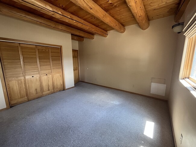 Building Photo - 120 Los Cordovas