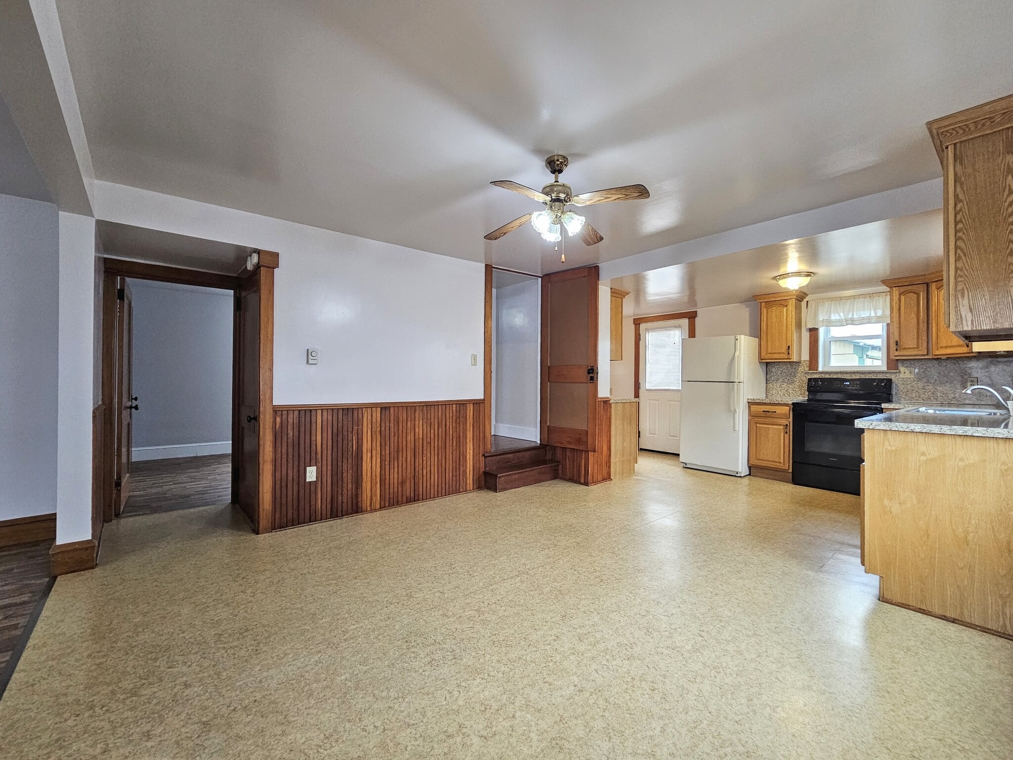 Building Photo - 32 N Farmersville Rd