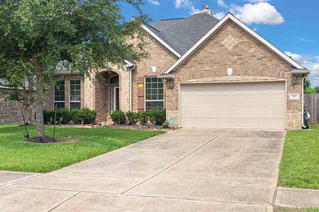 Primary Photo - 219 Summer Creek Dr