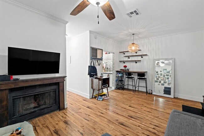 Building Photo - 2804 Rio Grande St