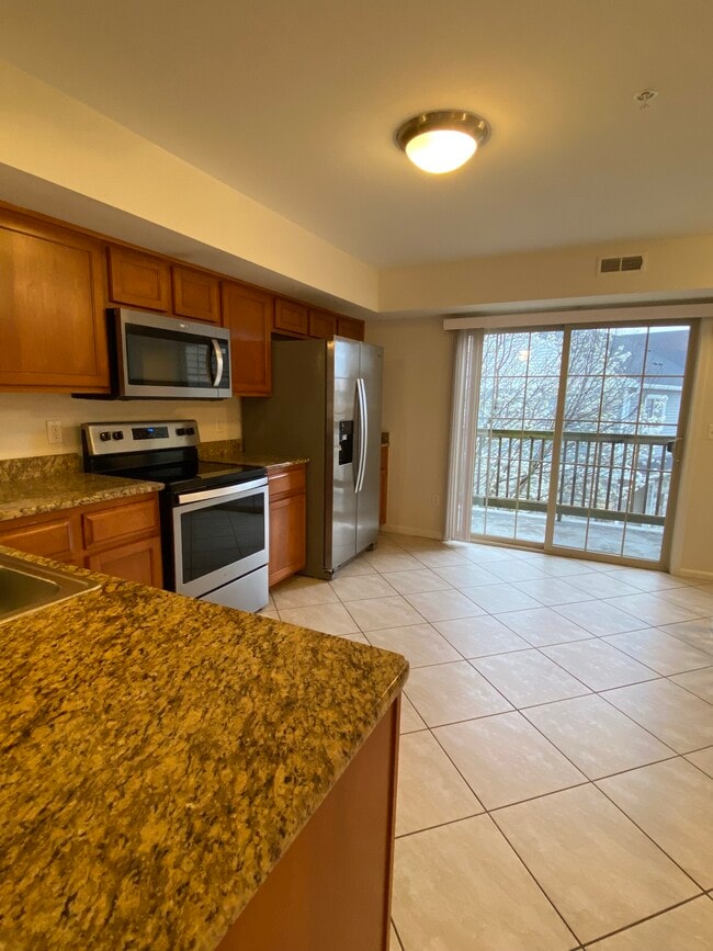 Kitchen - 14055 Lakeside Blvd N