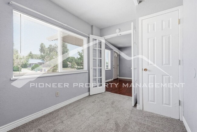 Building Photo - Spacious Home with Office and Fenced Yard