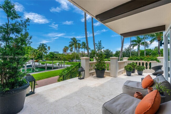 Building Photo - 2514 Fisher Island Dr