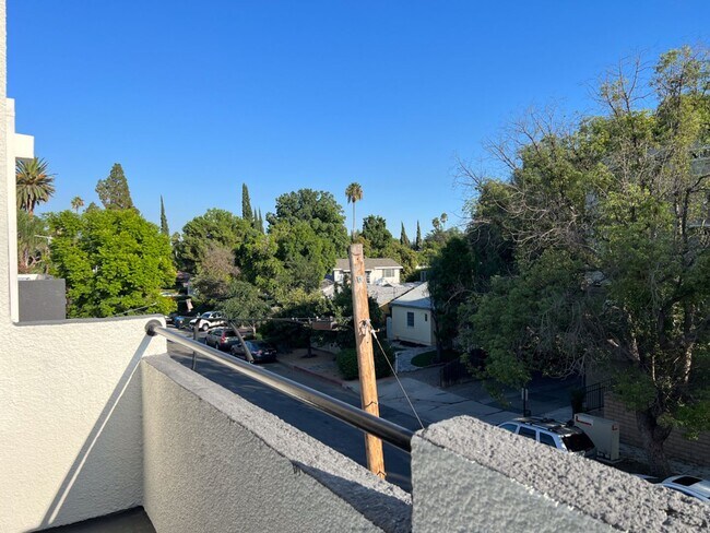 Building Photo - 5104 Sepulveda Blvd