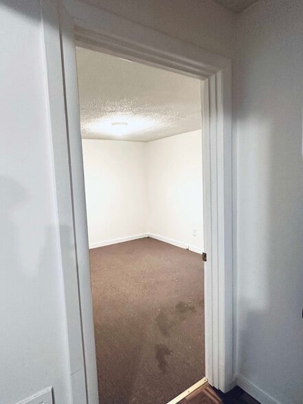 Entrance to Bedroom 3 - 18 Hewett St