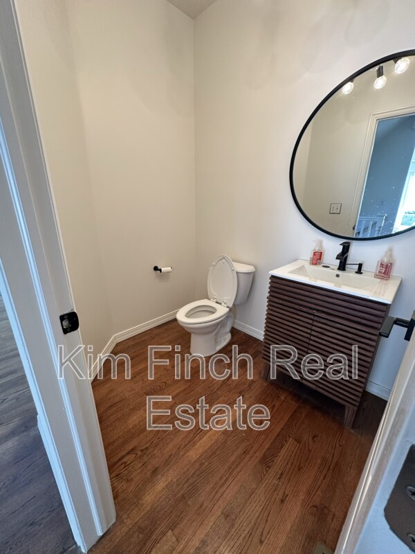 Building Photo - 9820 Deep Creek Dr