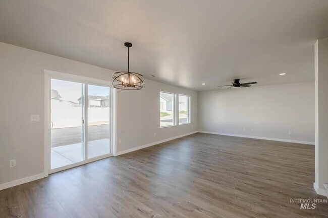 Building Photo - 812 Strike Eagle St