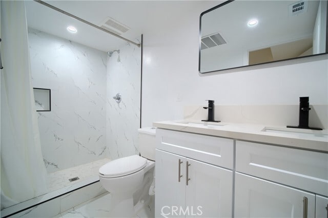 Building Photo - 801 E 84th Pl