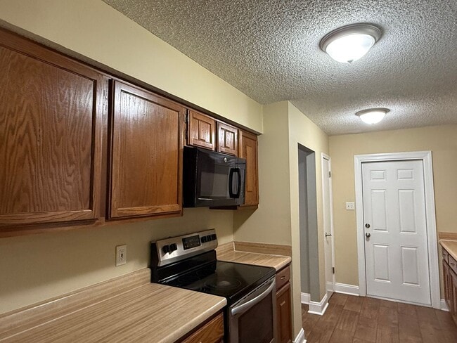Building Photo - Lake Village Brick Rancher