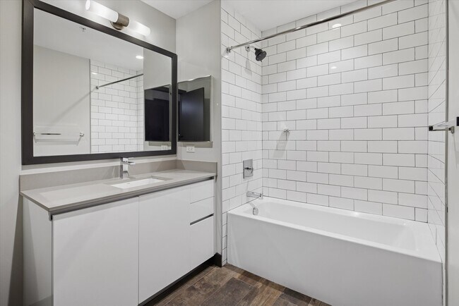 Building Photo - 171 N Aberdeen St