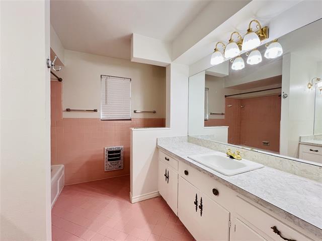 Building Photo - 8715 Labron Ave