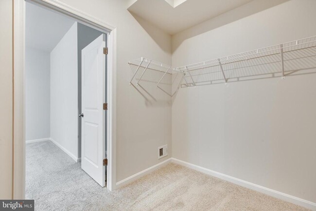 Building Photo - 3117 Laurel Hl Rd