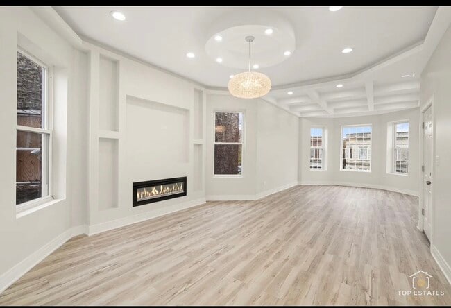 Building Photo - 5753 S Peoria St