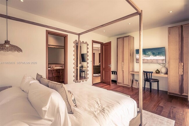 Building Photo - 90 Reserva De Golf