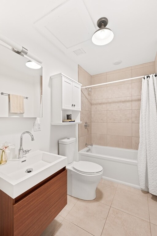 Building Photo - 143-171-171 Hyde Park Ave