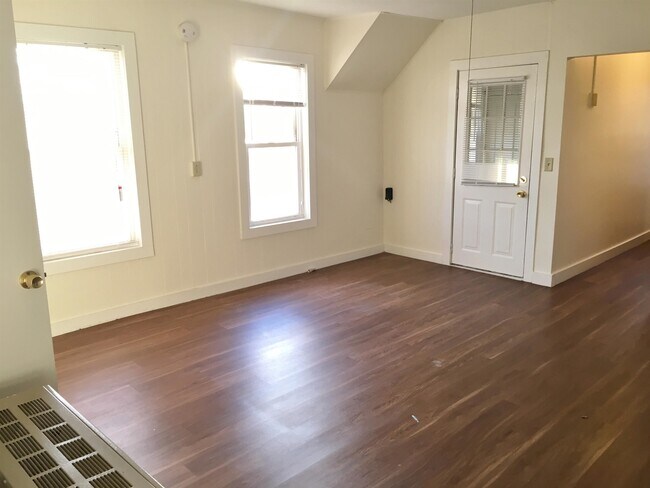 Building Photo - 239 Turner St