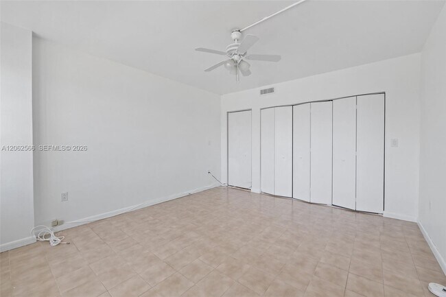 Building Photo - 9101 E Bay Harbor Dr