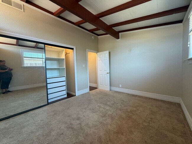 Building Photo - 3809 Sunnyvale Ave