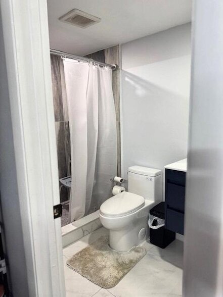 Building Photo - 7770 Tahiti Ln