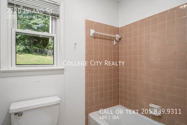 Building Photo - 2720 Inland St