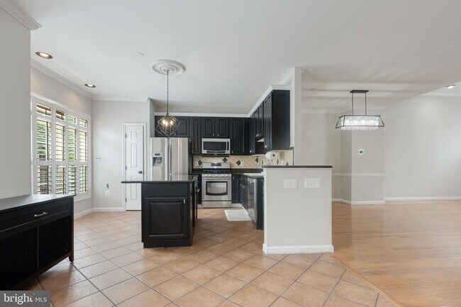 Building Photo - 434 Clayton Ln