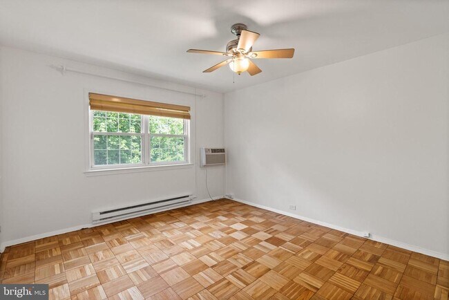 Building Photo - 3282 Martha Custis Dr
