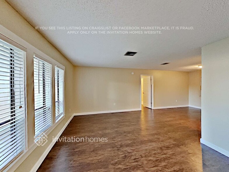 Building Photo - 2711 Citron Dr