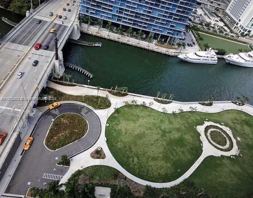 Building Photo - 485 Brickell Ave