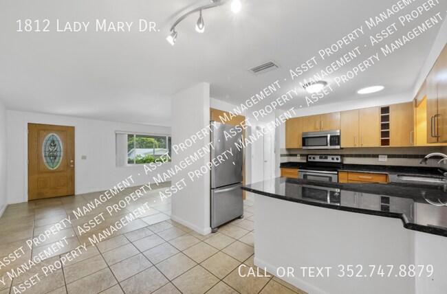 Building Photo - 1812 Lady Mary Dr