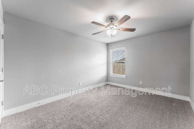 Building Photo - 410 Citation St