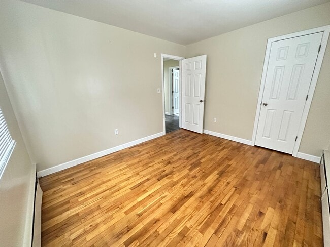 Building Photo - 3 Bedroom Home with Large Yard – Western Schools
