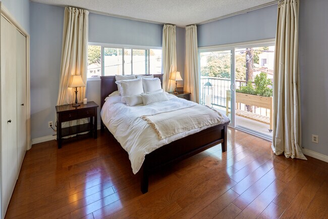 Building Photo - 817 10th St