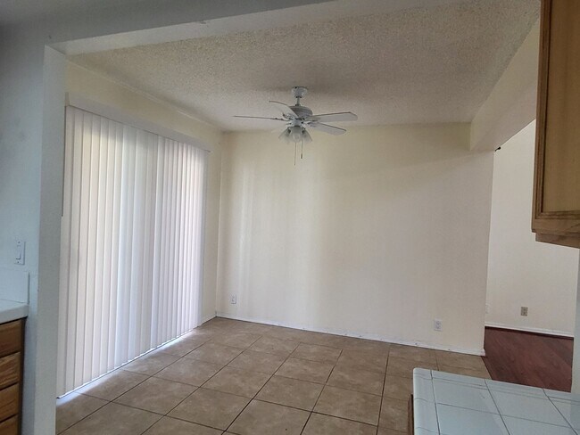 Building Photo - 125 Serpentine Dr