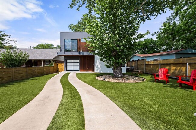Building Photo - 206 Braeswood Rd