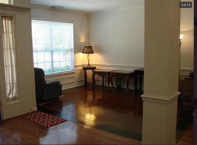 Building Photo - 1605 Berwick Dr