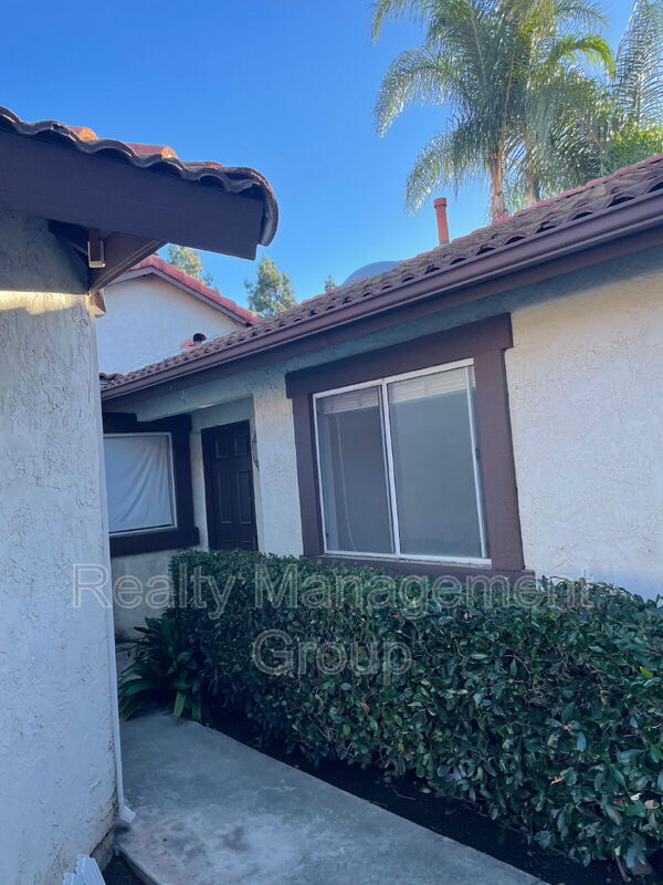 Building Photo - 1477 Saddle Way