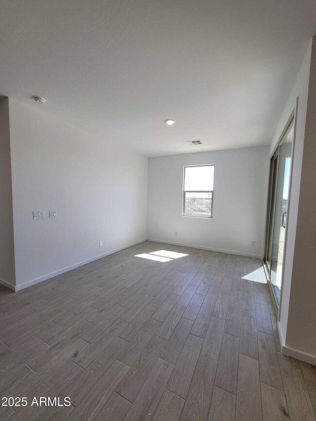 Building Photo - 16065 W Gray Fox Trl