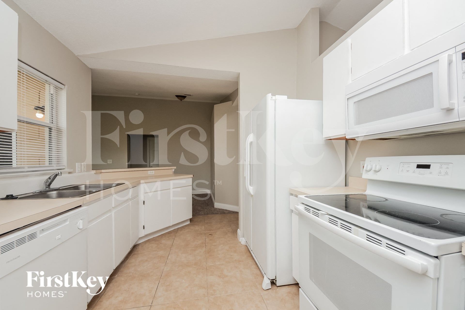 Building Photo - 256 Canterbury Ct
