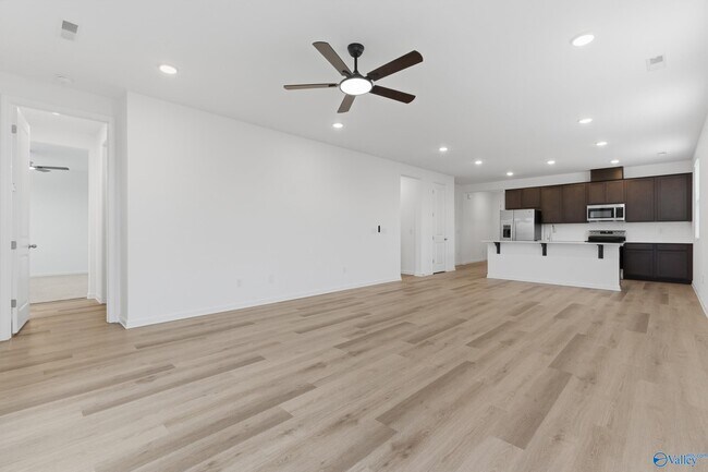 Building Photo - 104 Cavern Ct