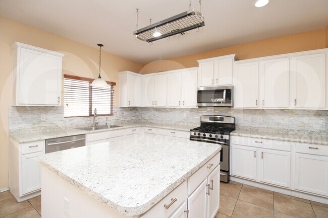 Building Photo - 14205 W Mauna Loa Ln