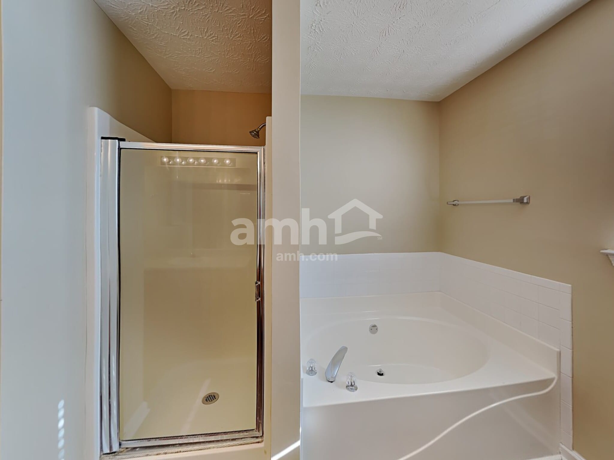 Building Photo - 532 Halley Way