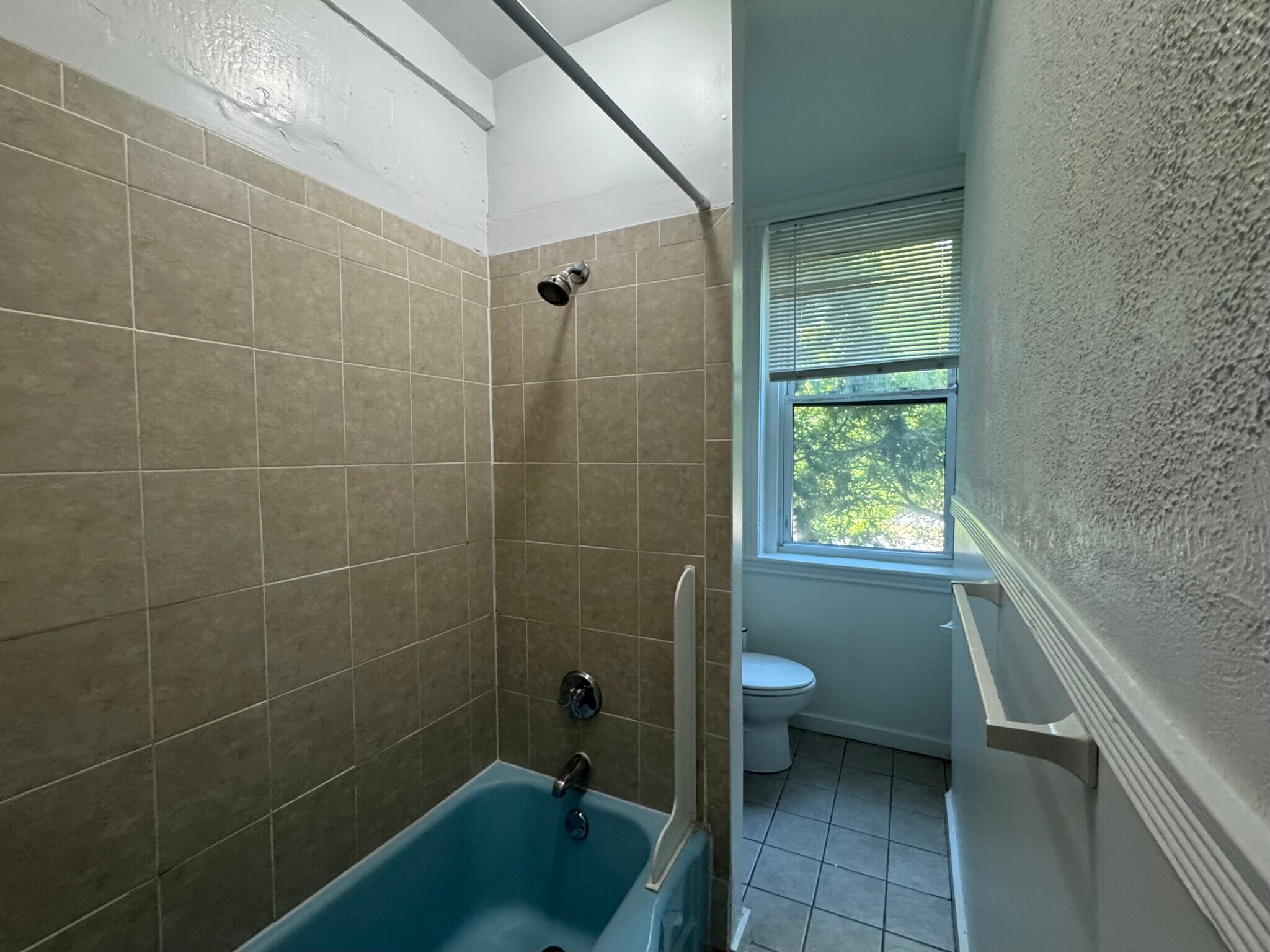 Building Photo - 390 Riverway